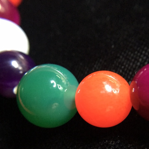 Agate & Chalcedony Gemstone Beaded Stretch Bracelet - Picture 4 of 8